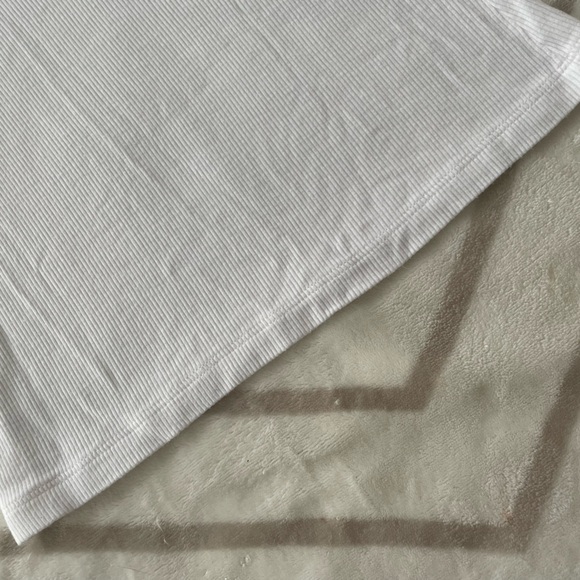 EUC American Apparel Women’s White Ribbed Knit Cuff Sleeve Mockneck Turtleneck S - Picture 2 of 9